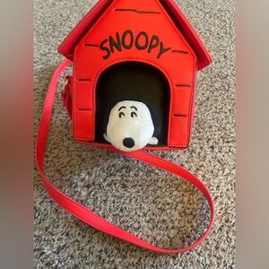 Peanuts Snoopy Doghouse Crossbody Bag Red